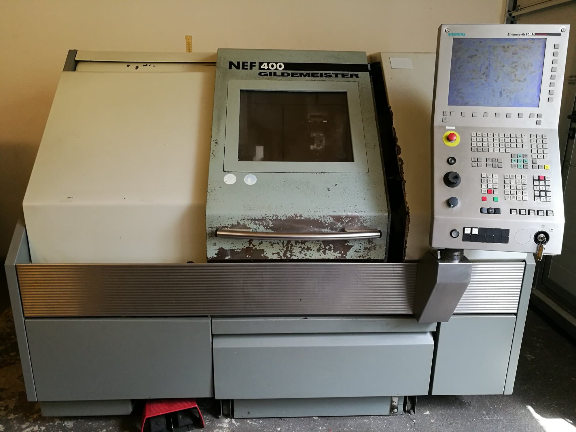 Gildemeister-maskinen framifrånNEF 400