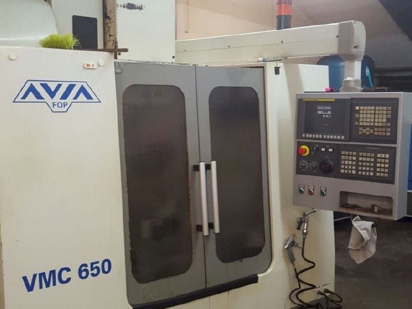 Avia VMC 650-maskinen framifrån