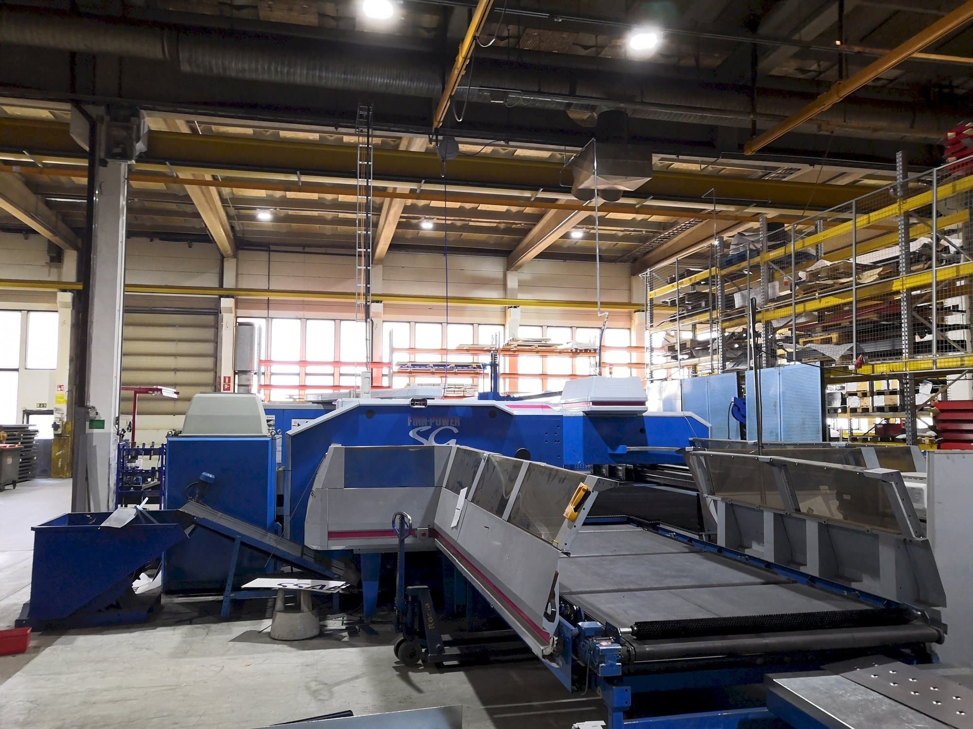 Finn-Power SG6-maskinen framifrån