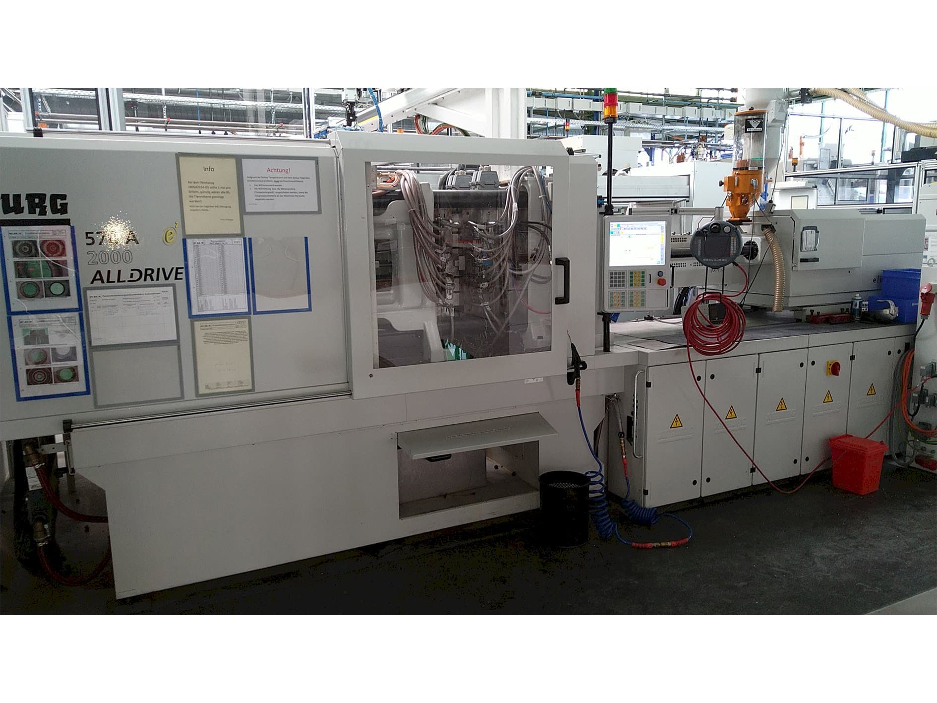 Arburg Allrounder 570 A 2000-800 ALLDRIVE-maskinen framifrån