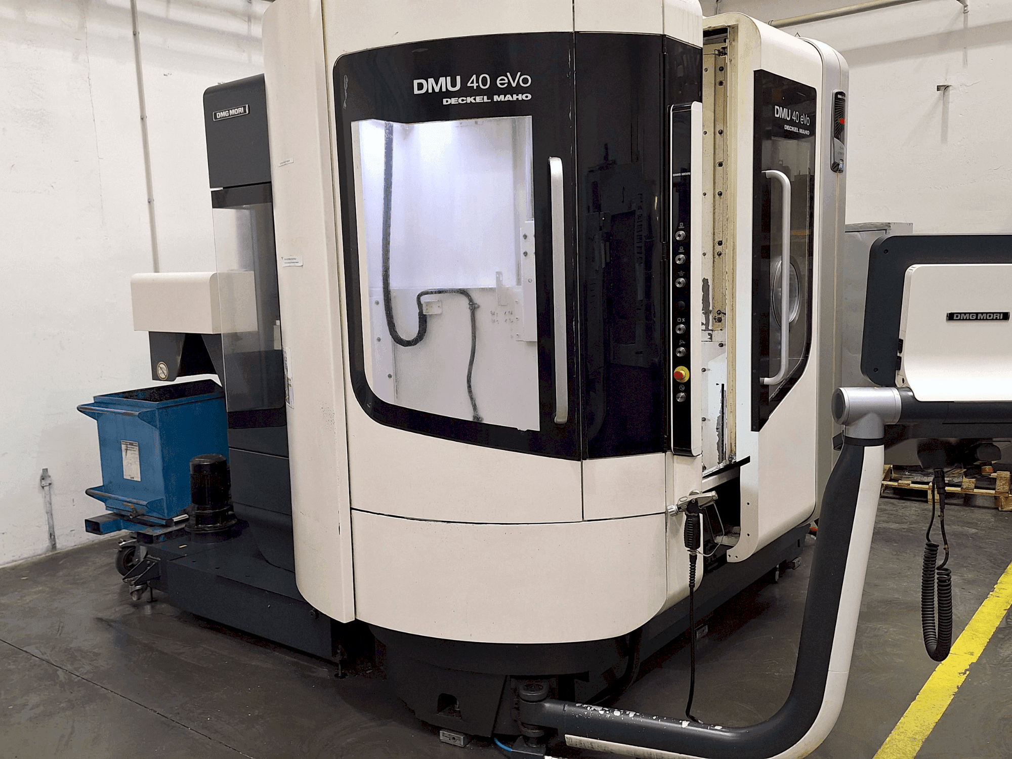 DMG MORI DMU 40 eVo-maskinen framifrån