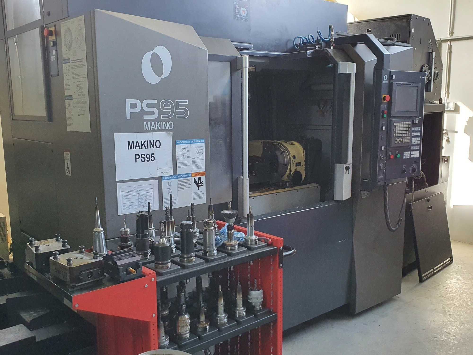 Makino PS95-maskinen framifrån