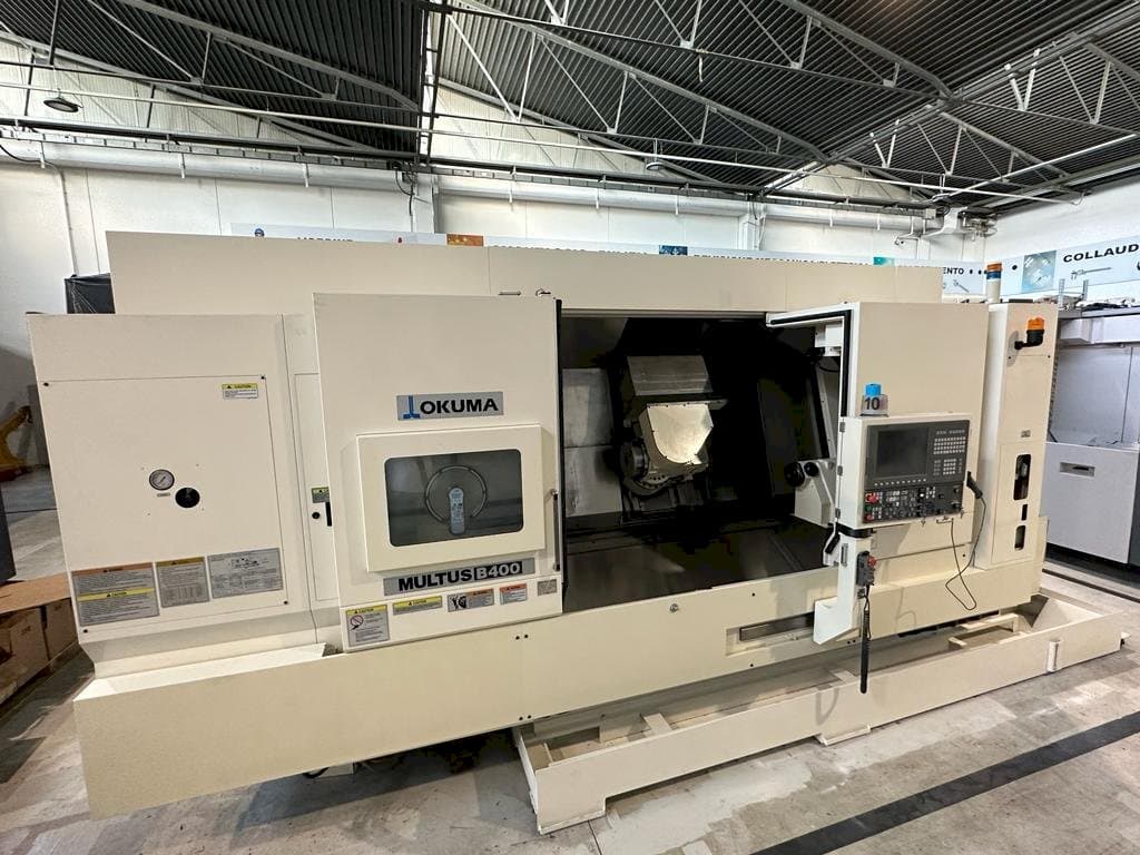 Okuma MULTUS B400C-maskinen framifrån