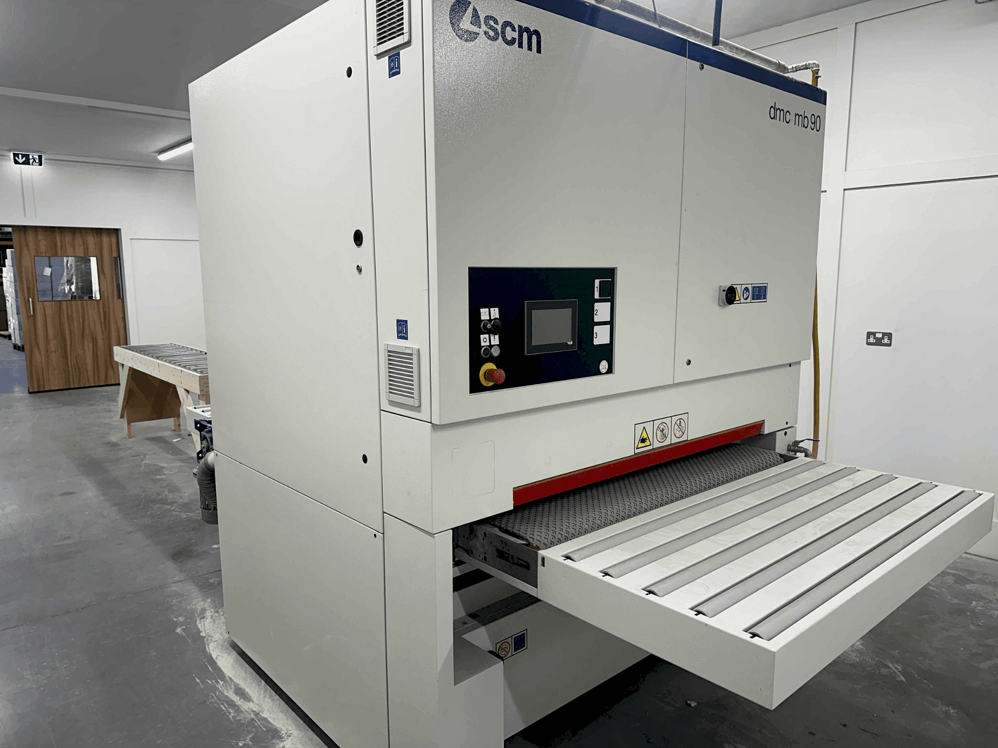 SCM DMC MB90 DBB135-maskinen framifrån