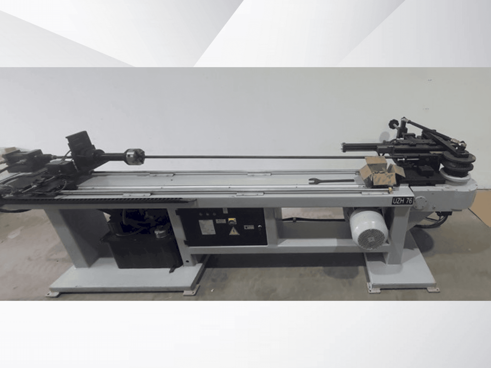 UZMA MAKINA UZH76-maskinen framifrån