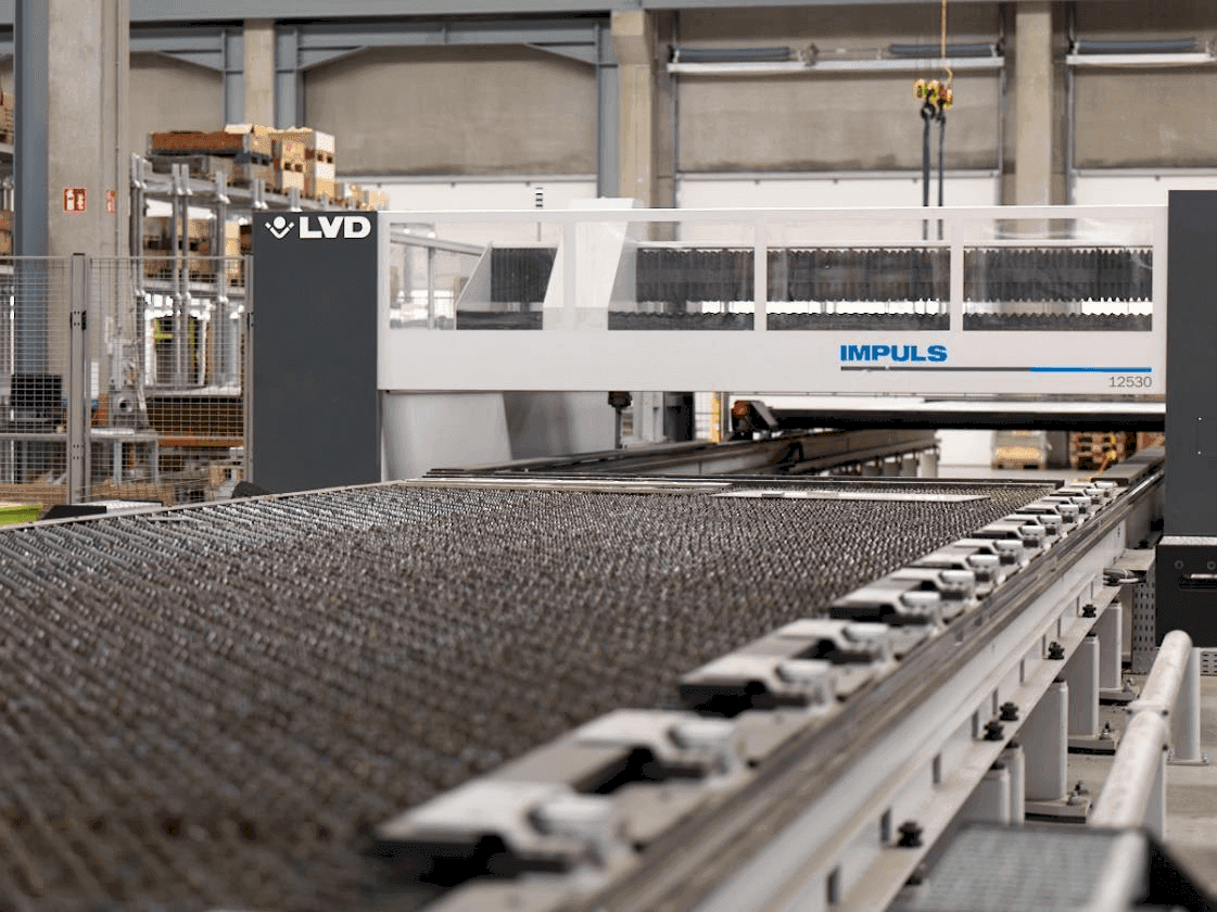 LVD Impuls 12530-maskinen framifrån