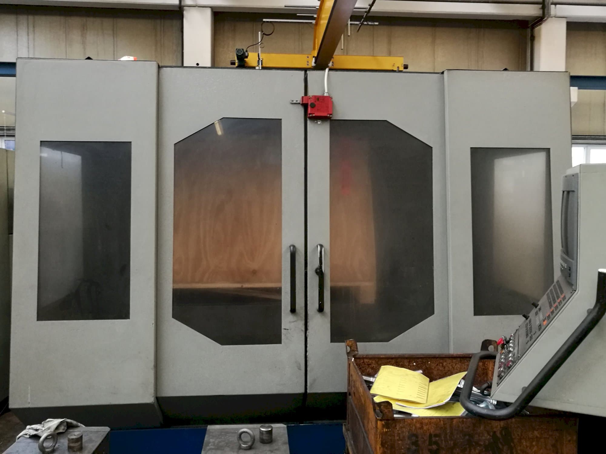 Strojtos -maskinen framifrånFGS 50 CNC