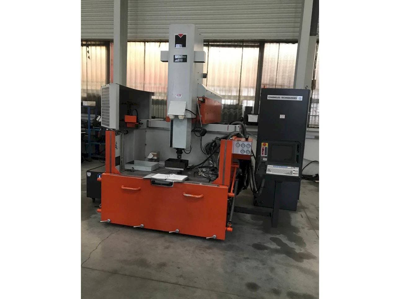CHARMILLES ROBOFORM 810-maskinen framifrån