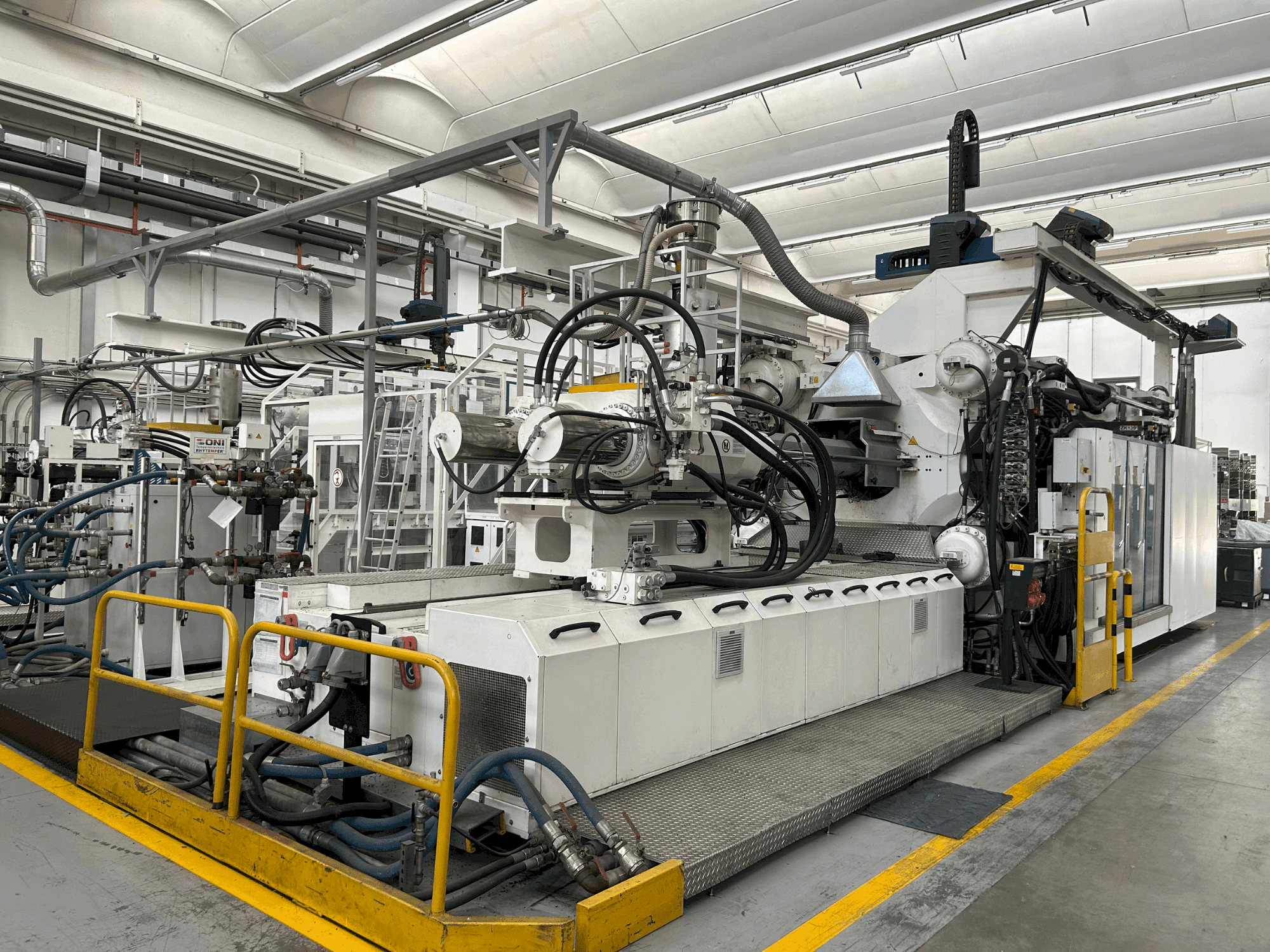 Engel Duo 7050/1100WPX-maskinen framifrån