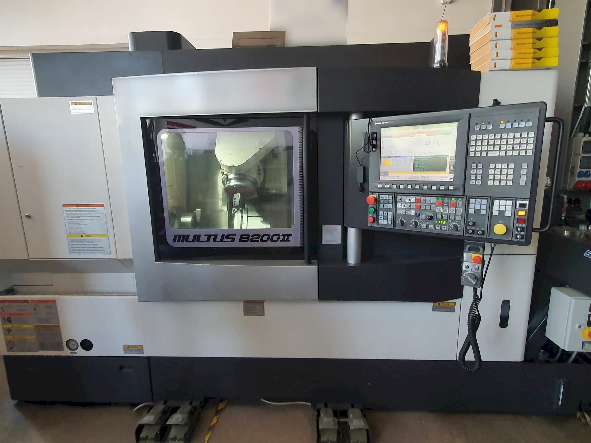 Okuma MULTUS B200II CX750-maskinen framifrån