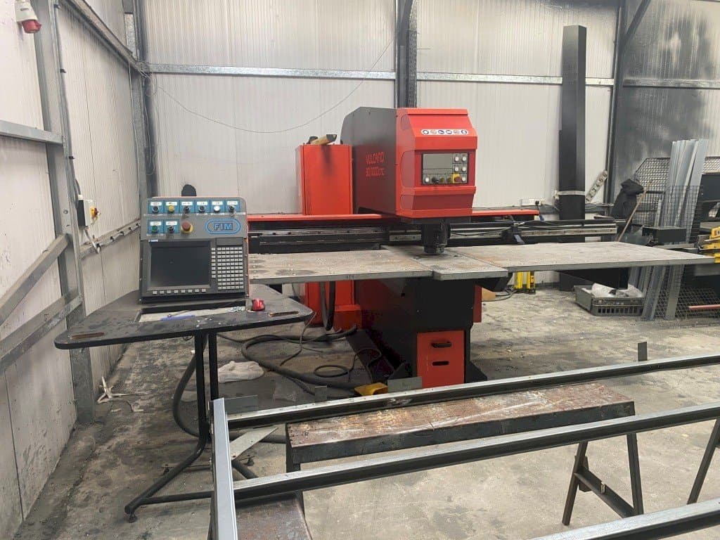 FIM Vulcano 30/1000CNC-maskinen framifrån