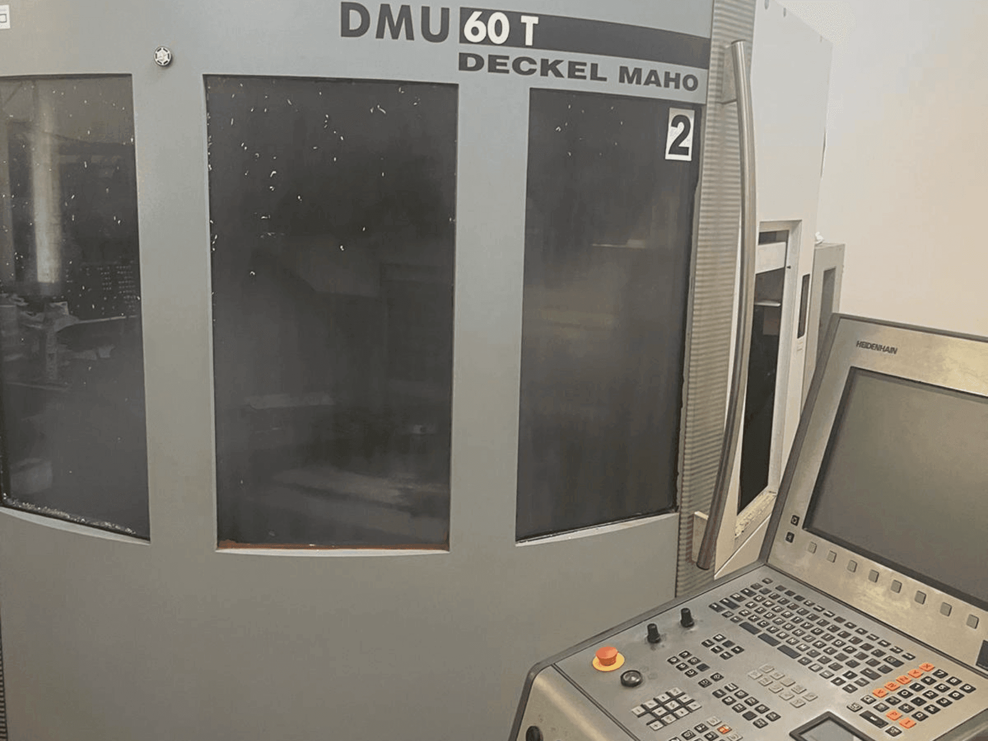 DMG DECKEL MAHO DMU 60T-maskinen framifrån
