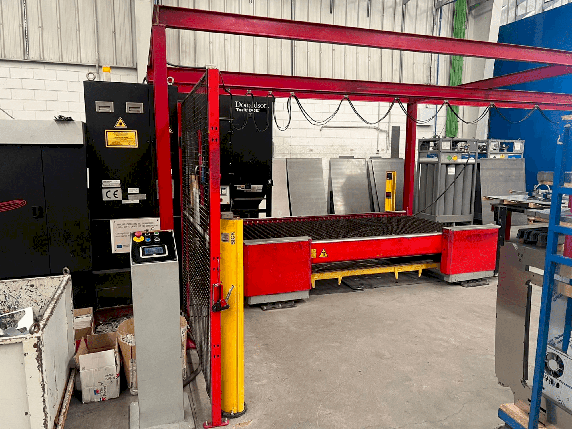 AMADA LCG 3015 AJ-maskinen framifrån