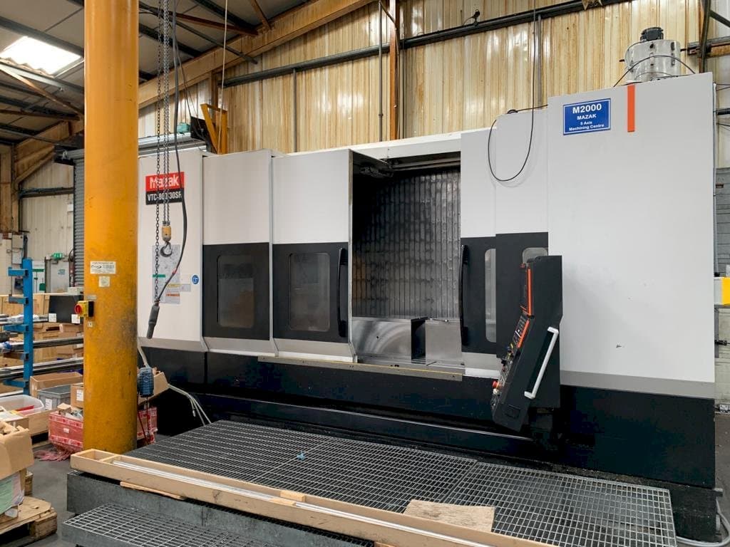 Mazak VTC-800/30SR-maskinen framifrån