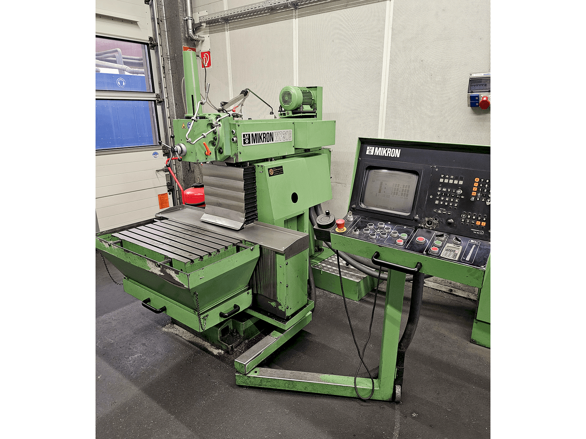 MIKRON WF-31C-maskinen framifrån