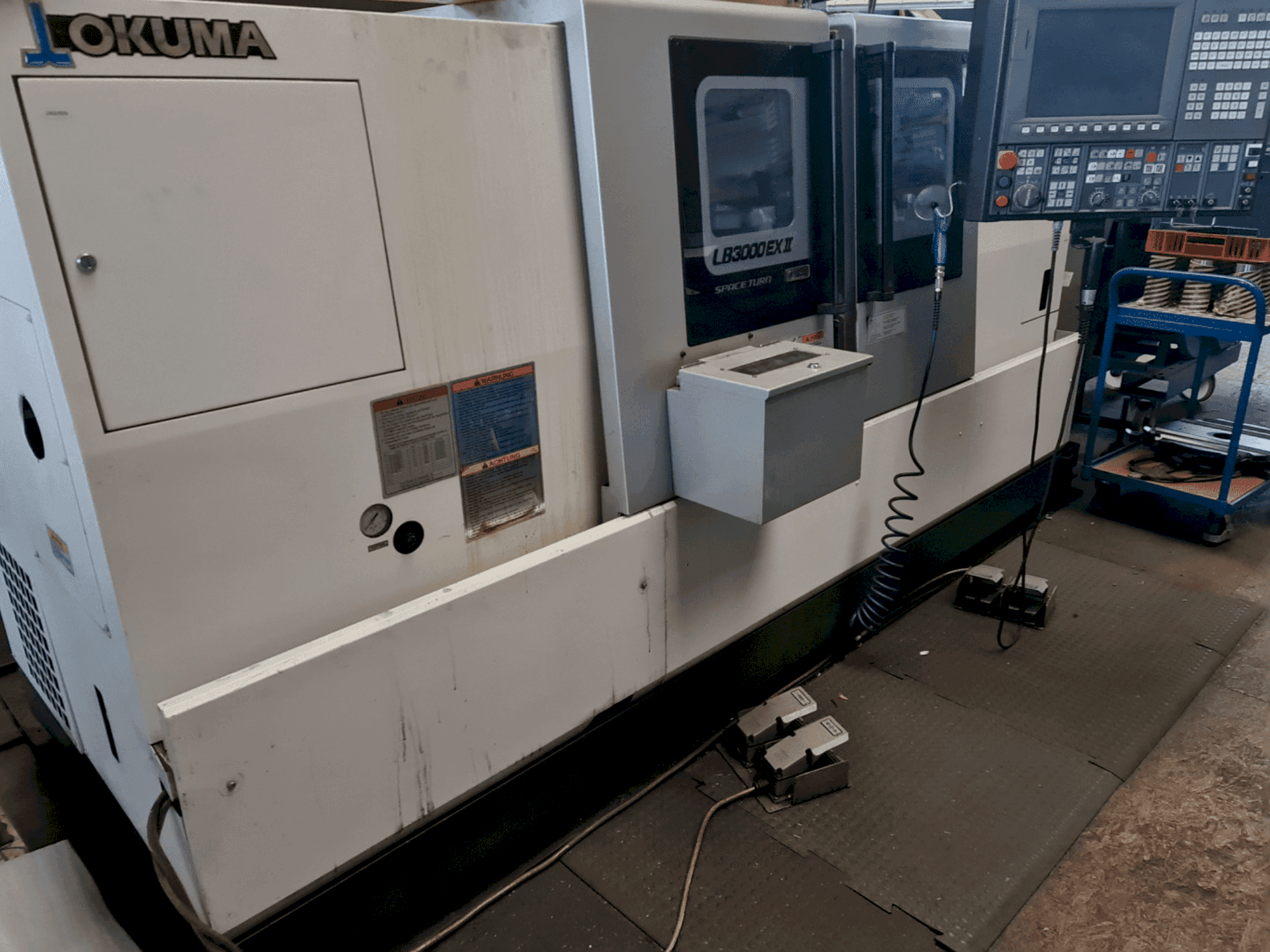 Okuma LB3000 EX II-maskinen framifrån