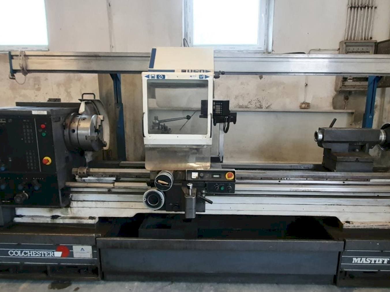 Colchester MASTIFF V/S 1800-maskinen framifrån