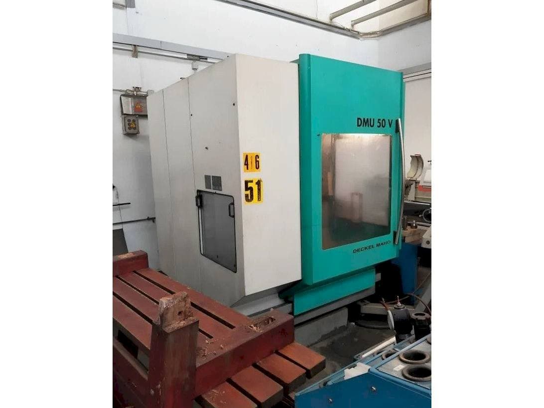 DECKEL MAHO DMU 50 V-maskinen sedd från vänster sida