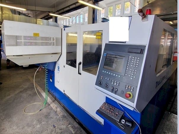 Trumpf TRULASER 3030-maskinen framifrån