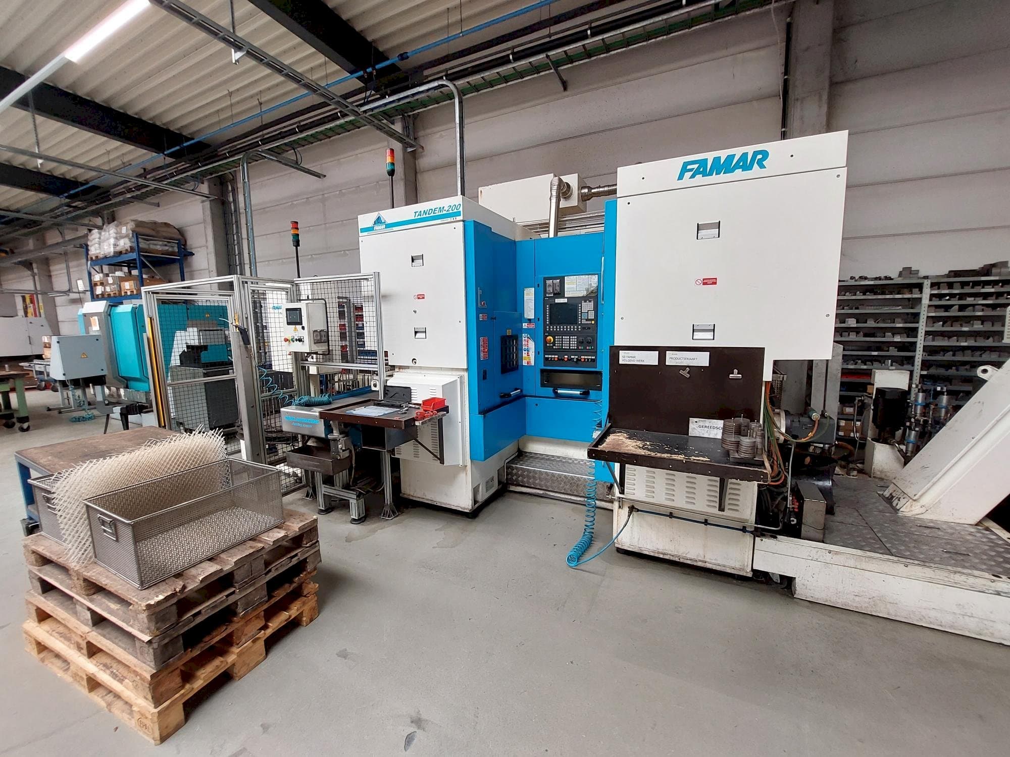 Famar Tandem 200-maskinen framifrån