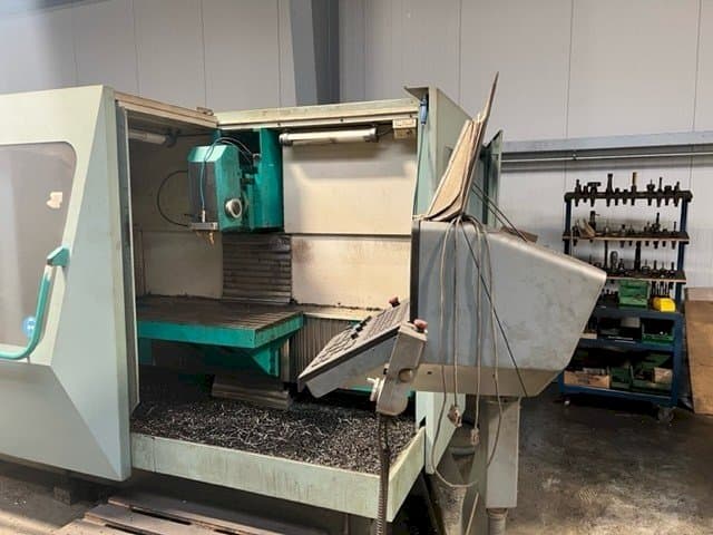 DECKEL FP 4-60-maskinen framifrån