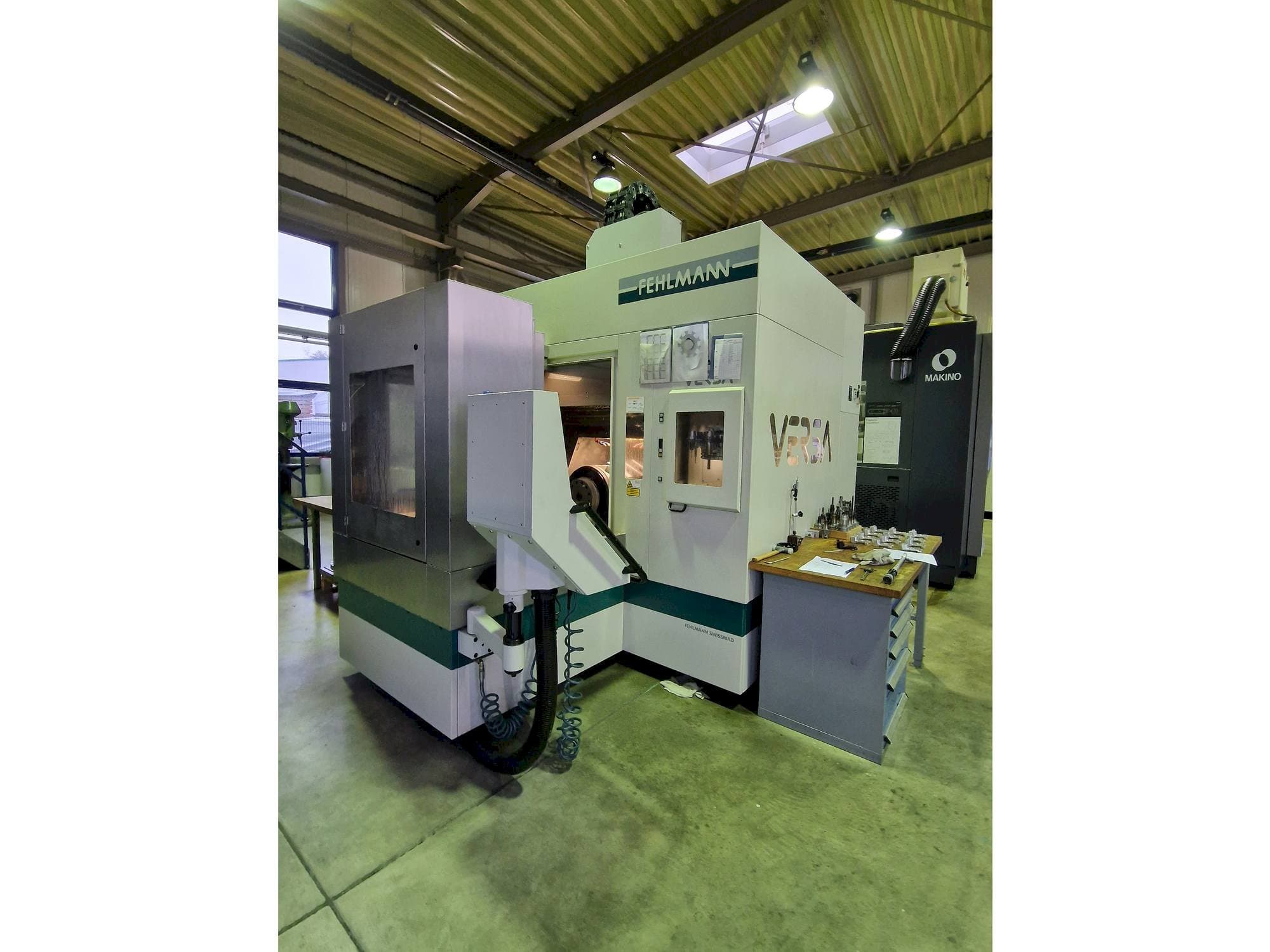 FEHLMANN Versa P825-maskinen framifrån