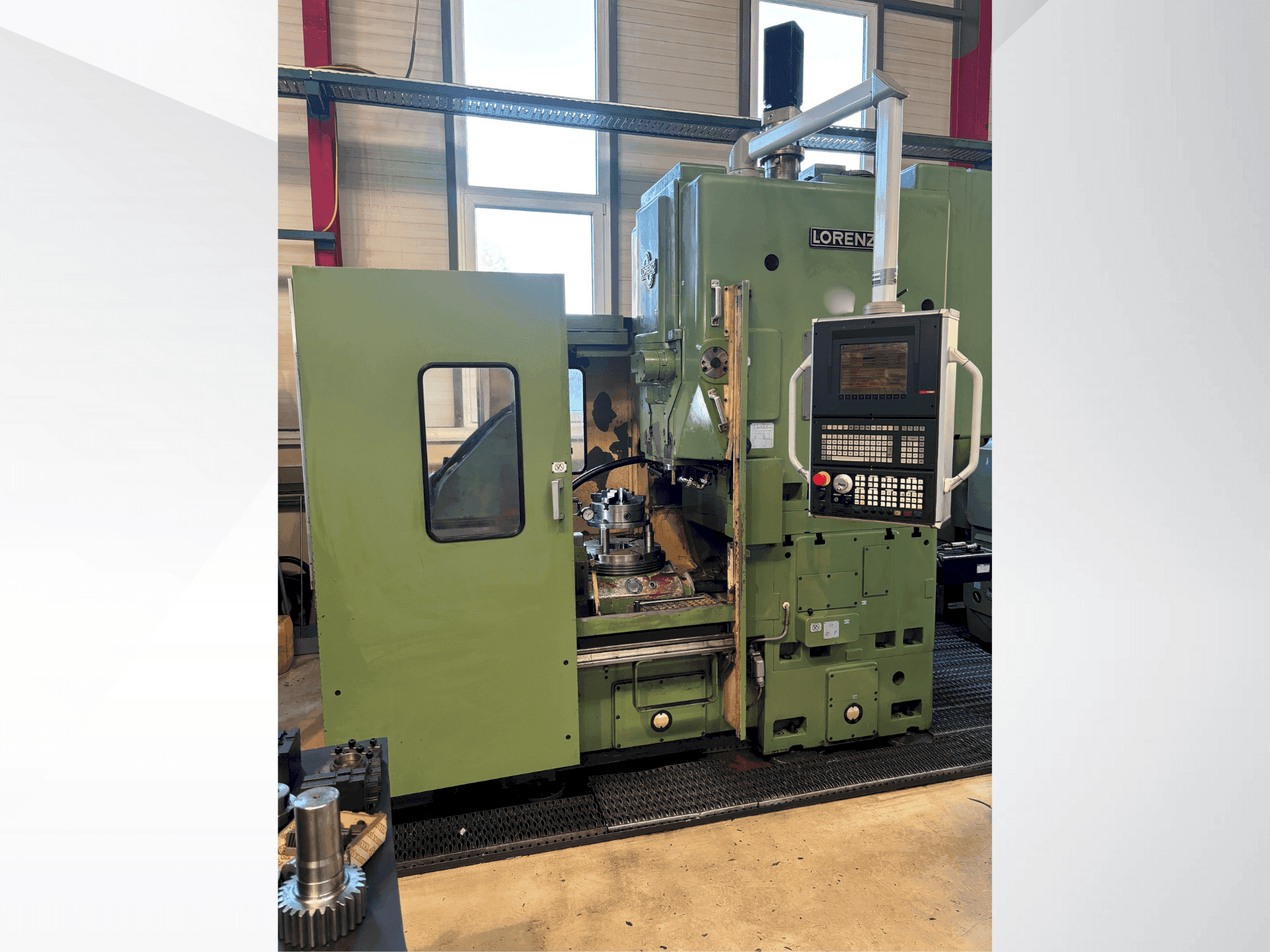 LORENZ LS 420-maskinen framifrån