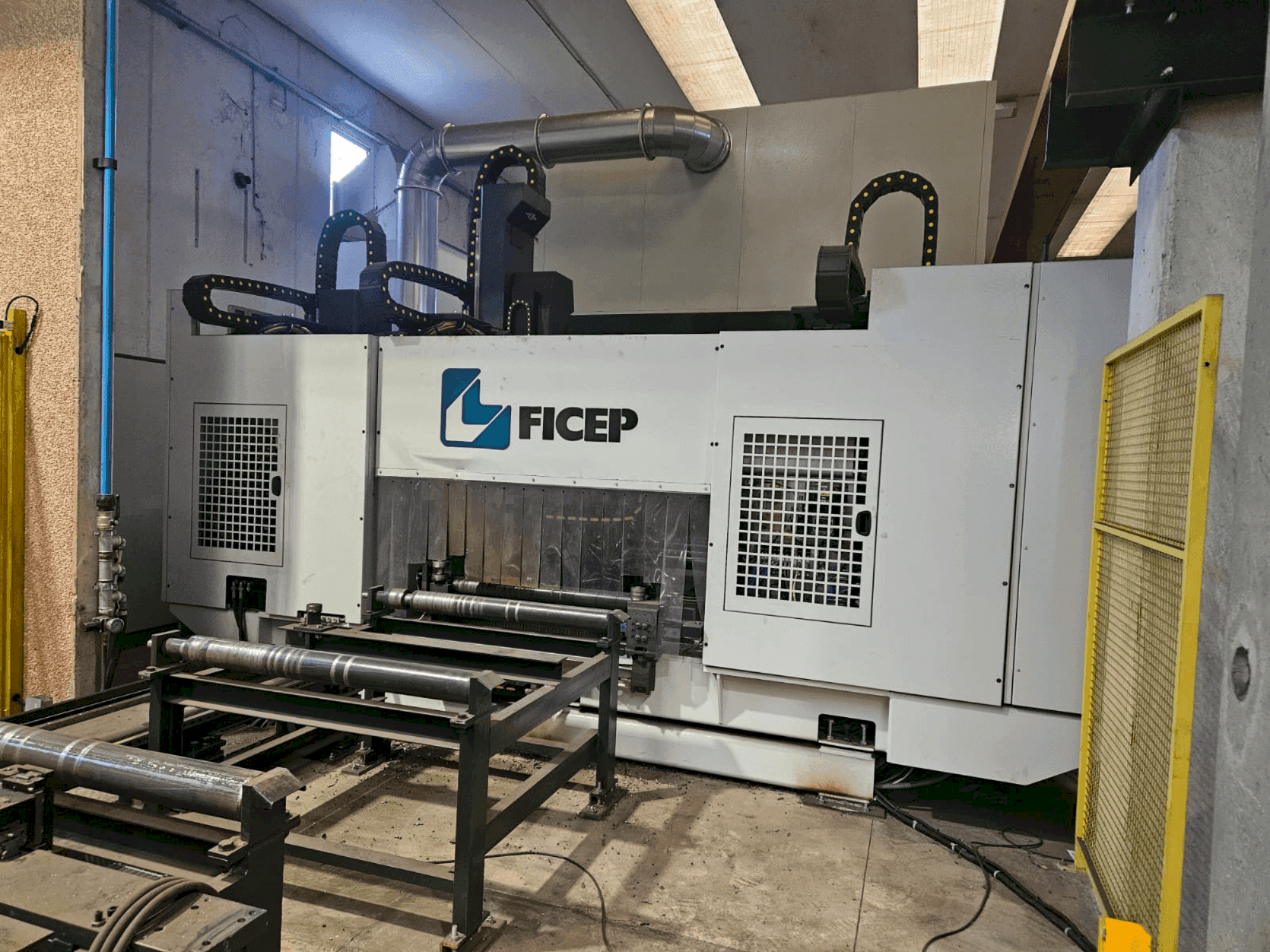 FICEP VALIANT 1004 VLFRC-maskinen framifrån