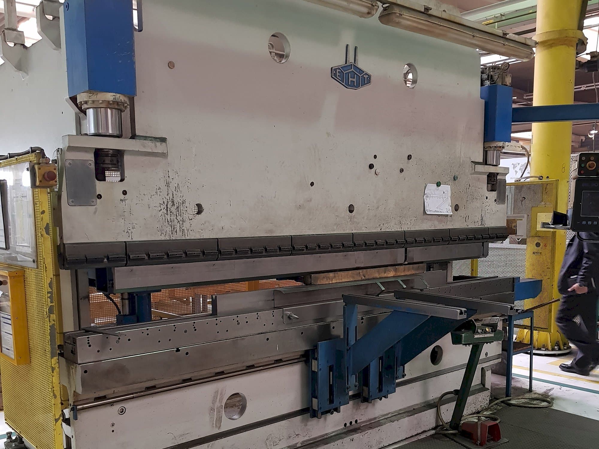 EHT EHPS 11-35-maskinen sedd från vänster sida