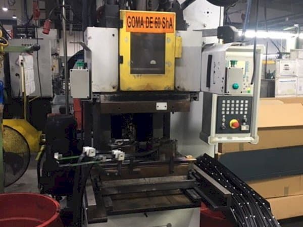 Kloeckner Desma 956.050 Z0-maskinen framifrån