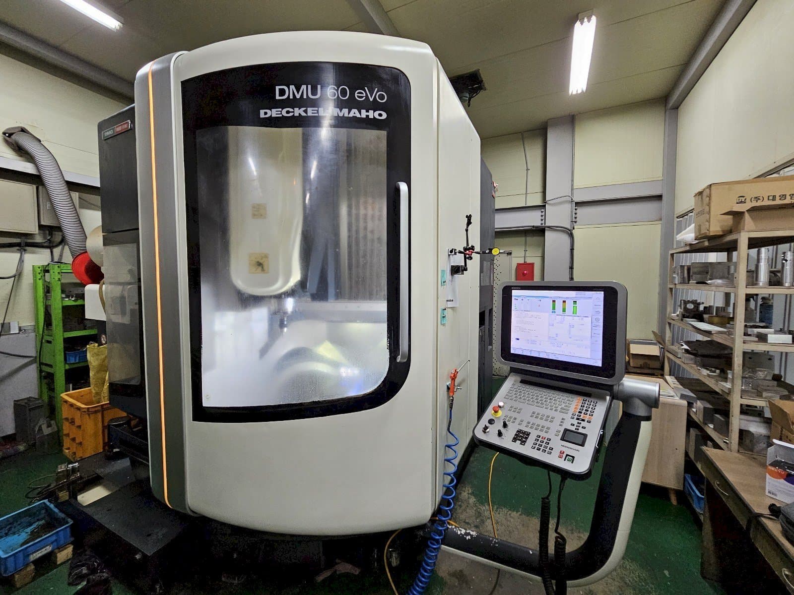 DMG MORI DMU 60 EVO-maskinen framifrån