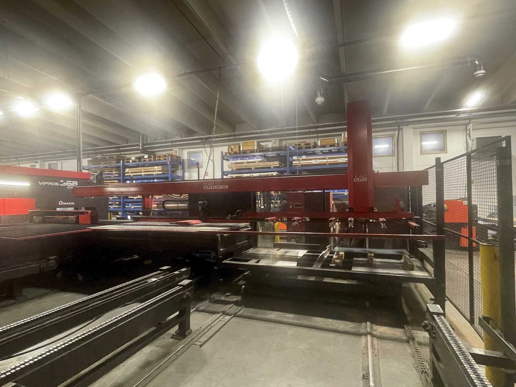 Fms LINE AMADA-maskinen framifrån