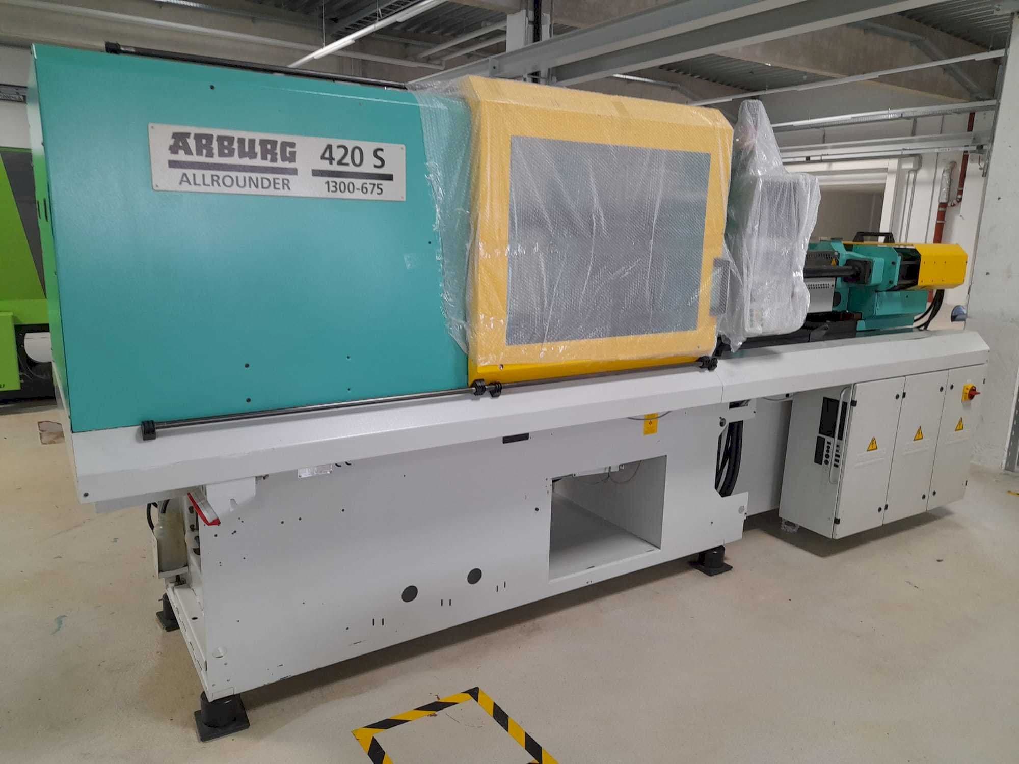 Arburg Allrounder 420S 1300-675-maskinen framifrån