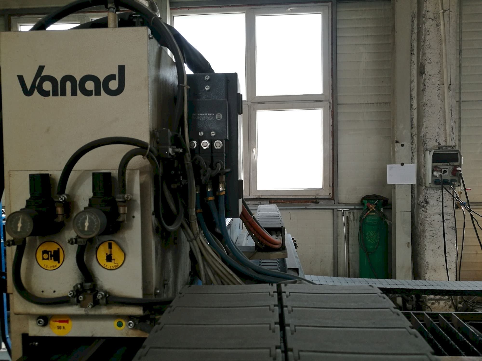 Vanad Kjellberg Proxima HiFocus 80i-maskinen framifrån