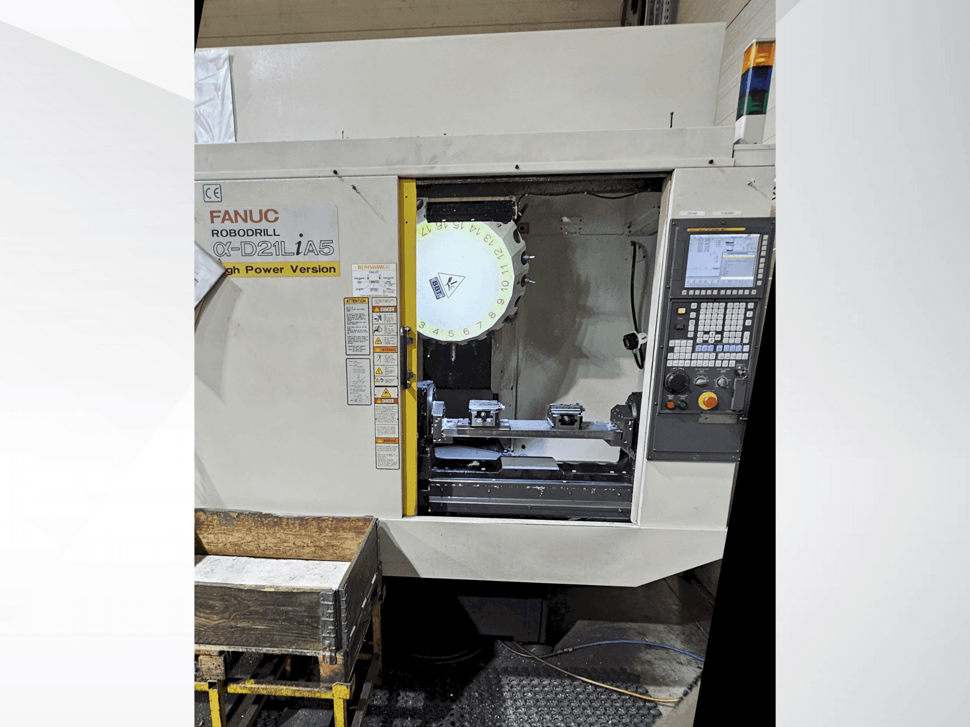 FANUC Robodrill α-D21L iA-maskinen framifrån