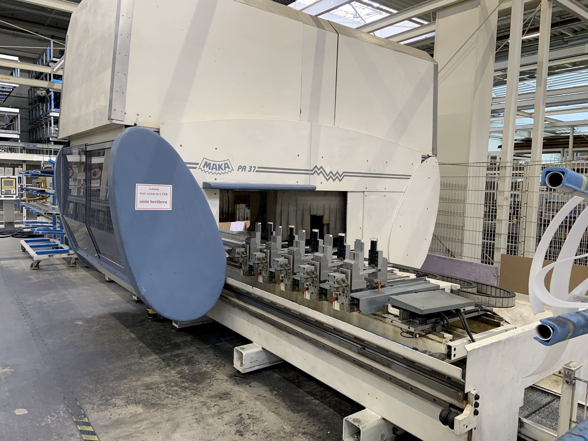 MAKA PA37-maskinen framifrån