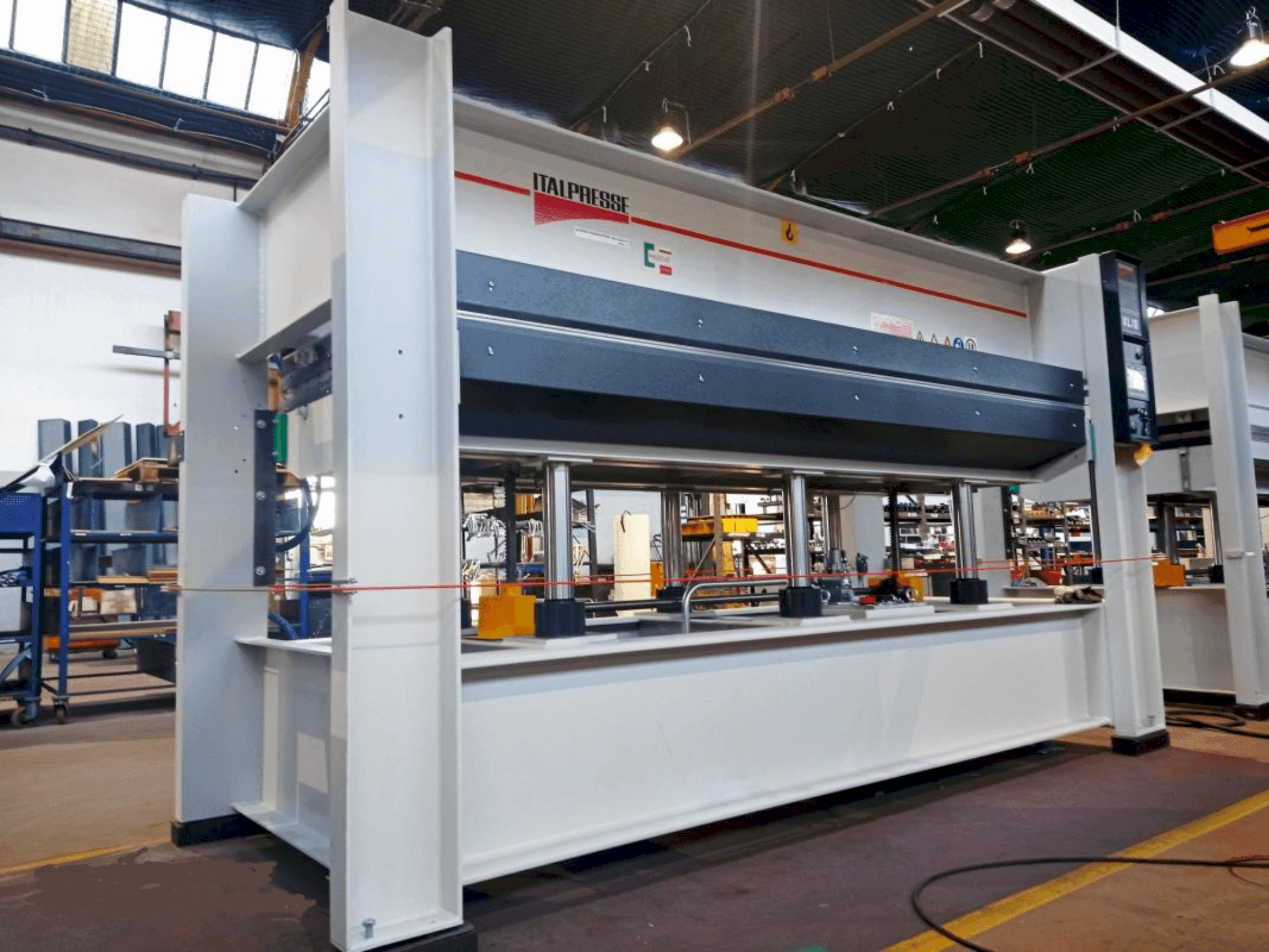 ITALPRESSE XL/6 30-13 PM BO-maskinen framifrån