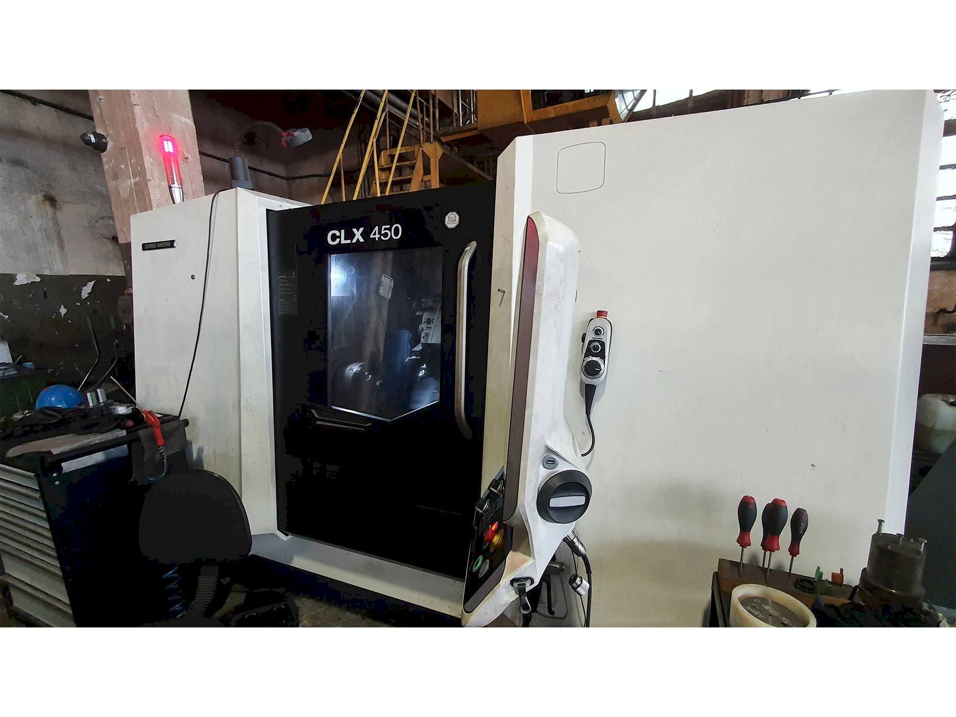 DMG MORI CLX450-maskinen framifrån