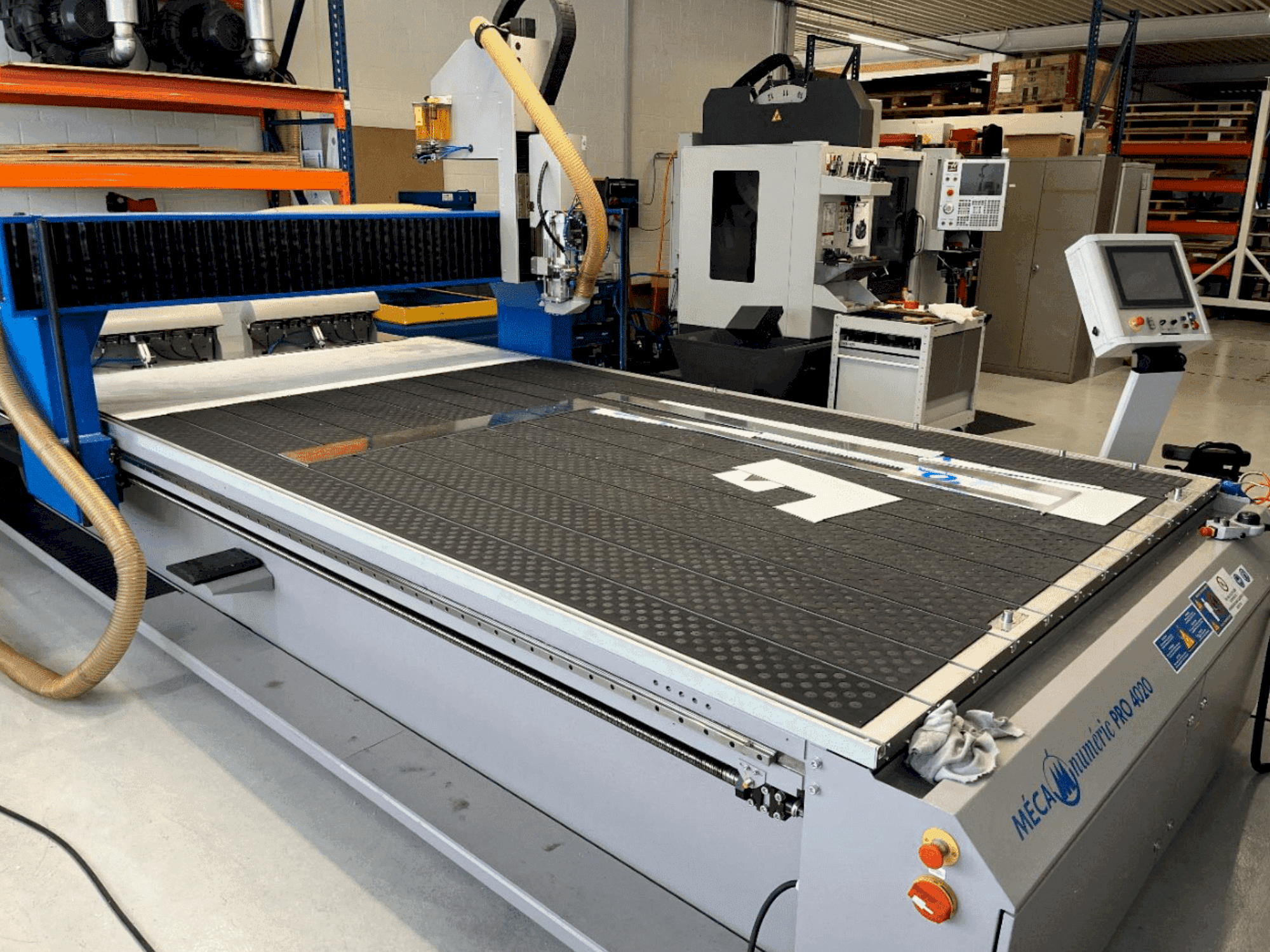 MECANUMERIC MecaPro 4020-maskinen framifrån