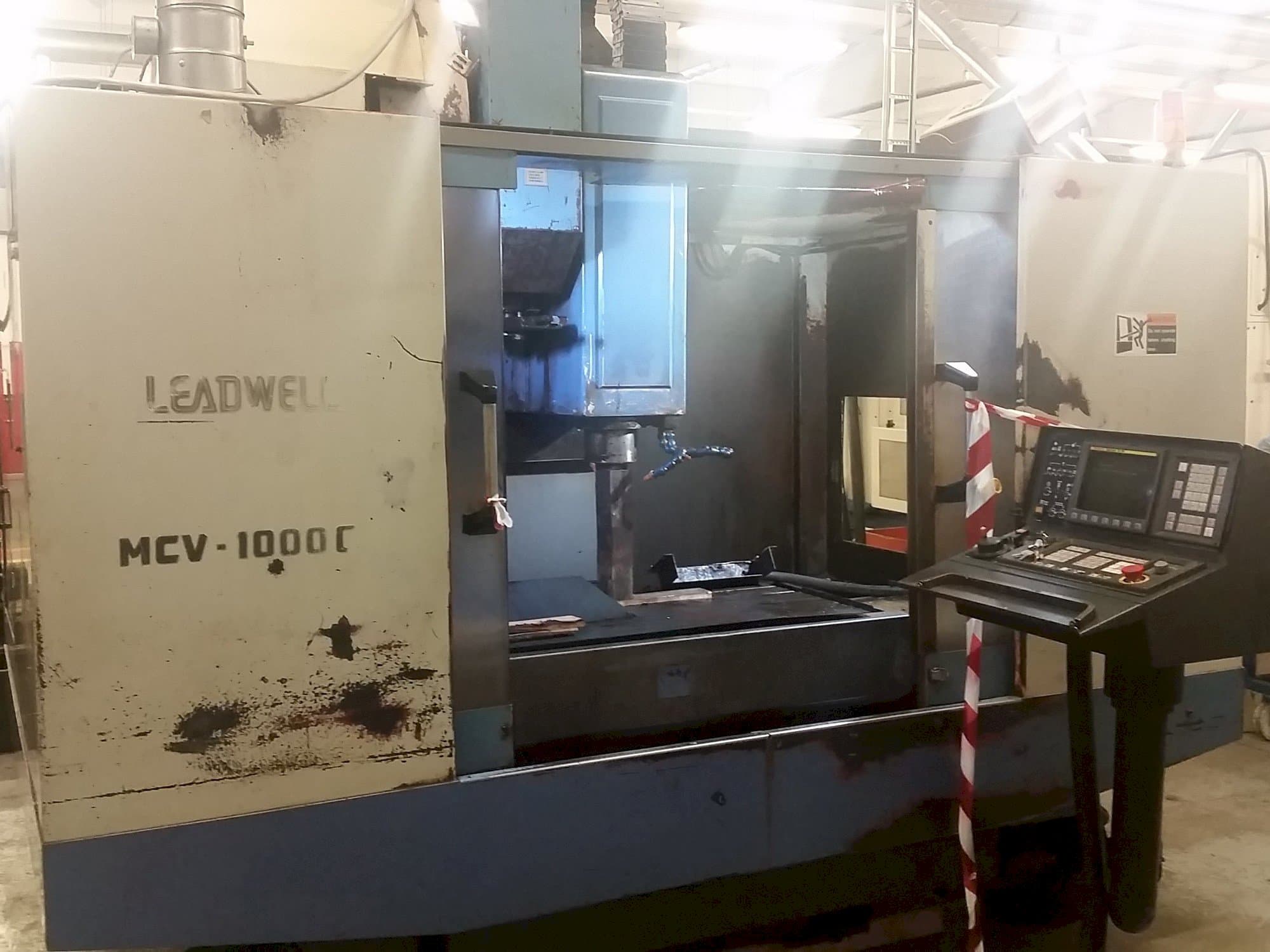 Leadwell MCV-1000CR-maskinen framifrån