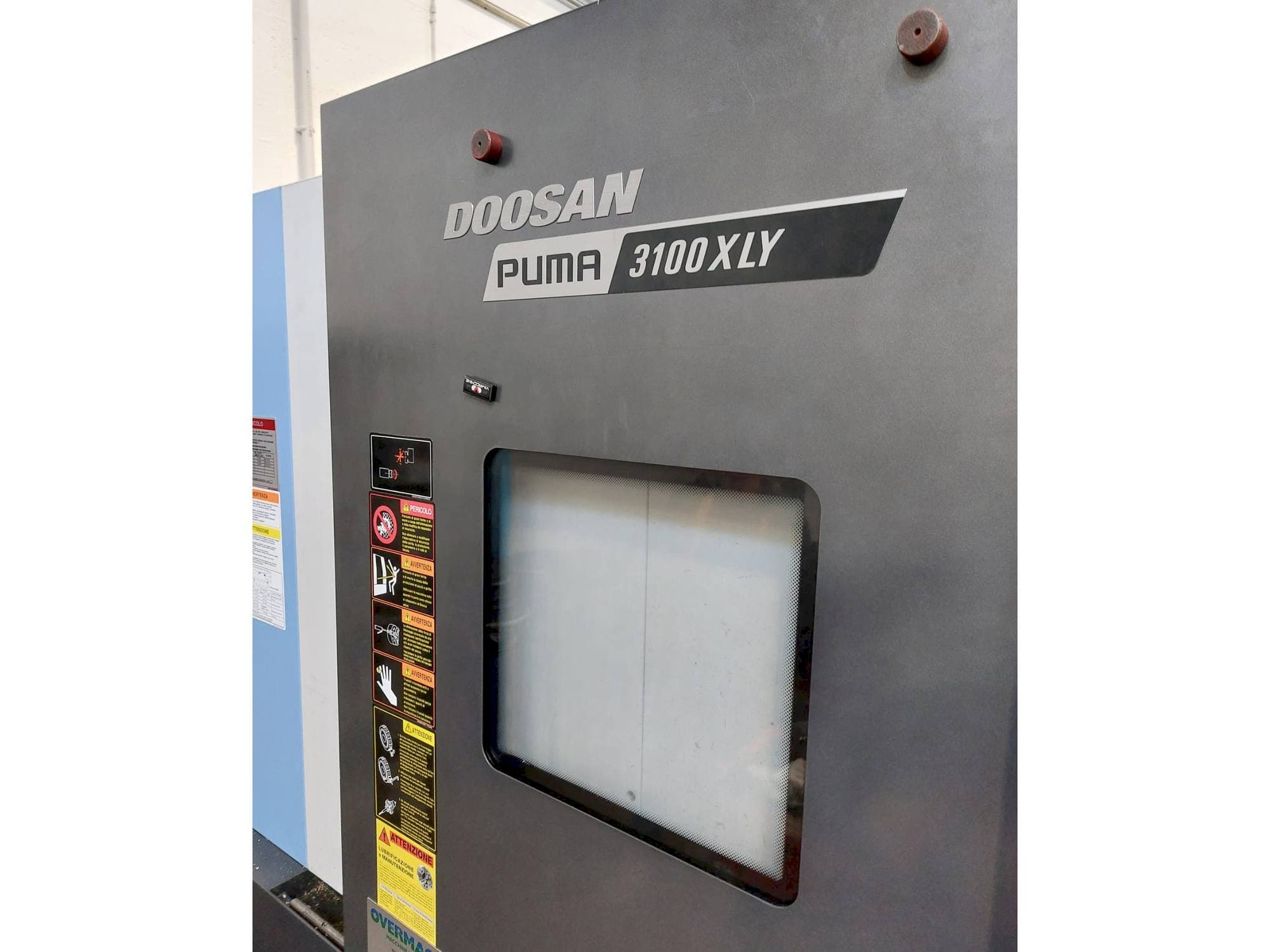 DOOSAN Puma 3100LY-maskinen framifrån