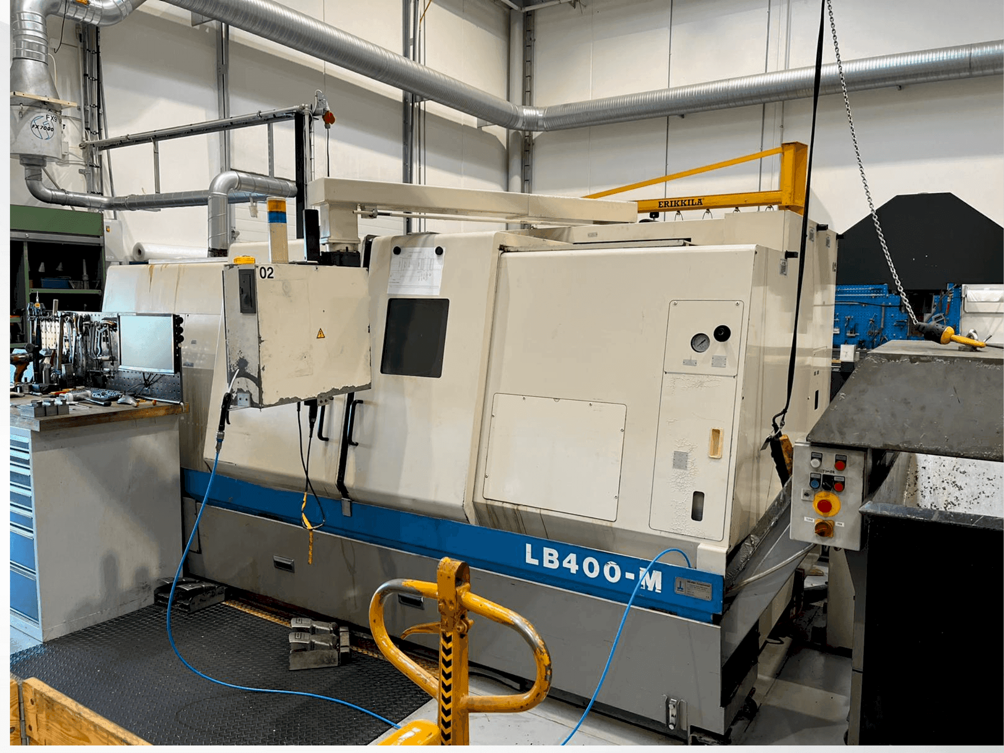 Okuma LB400 M-maskinen framifrån