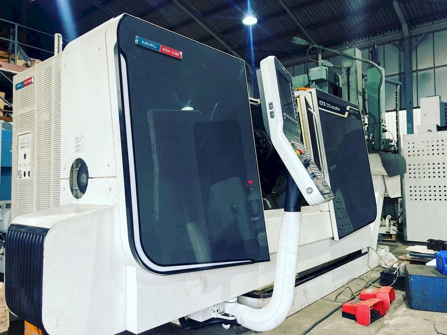 DMG Mori Seiki CTX 510 ECO-maskinen sedd från vänster sida