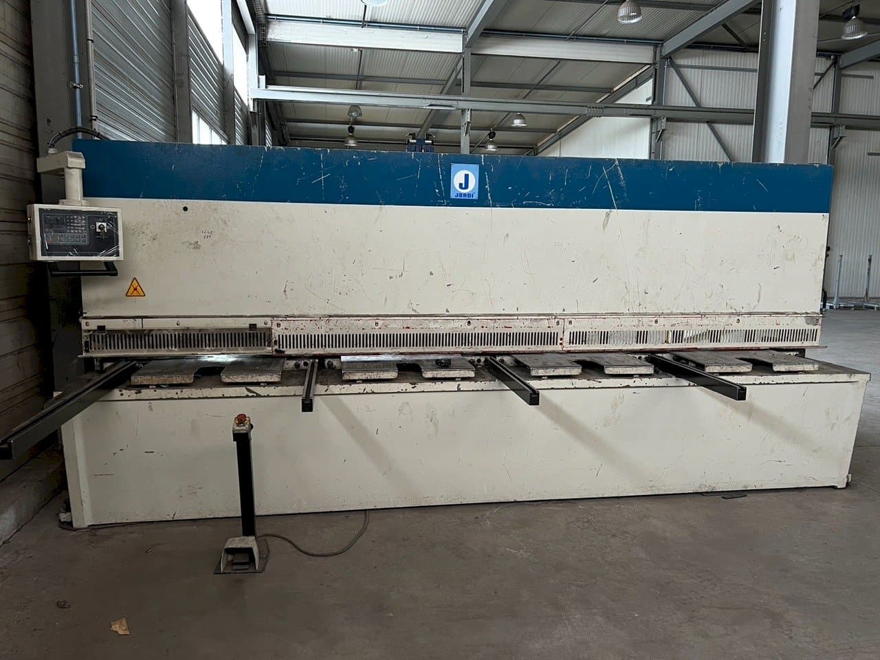 JORDI CH 413-maskinen framifrån