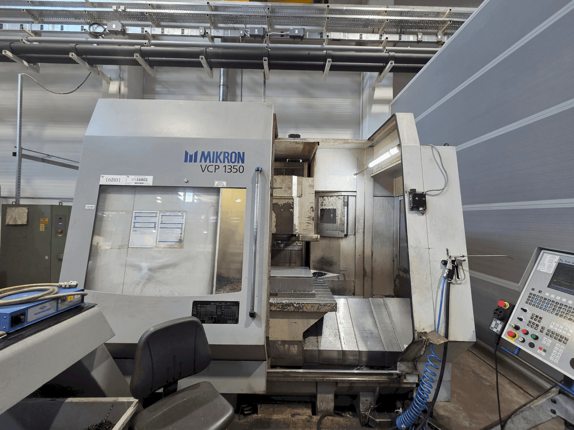 MIKRON VCP 1350-maskinen framifrån