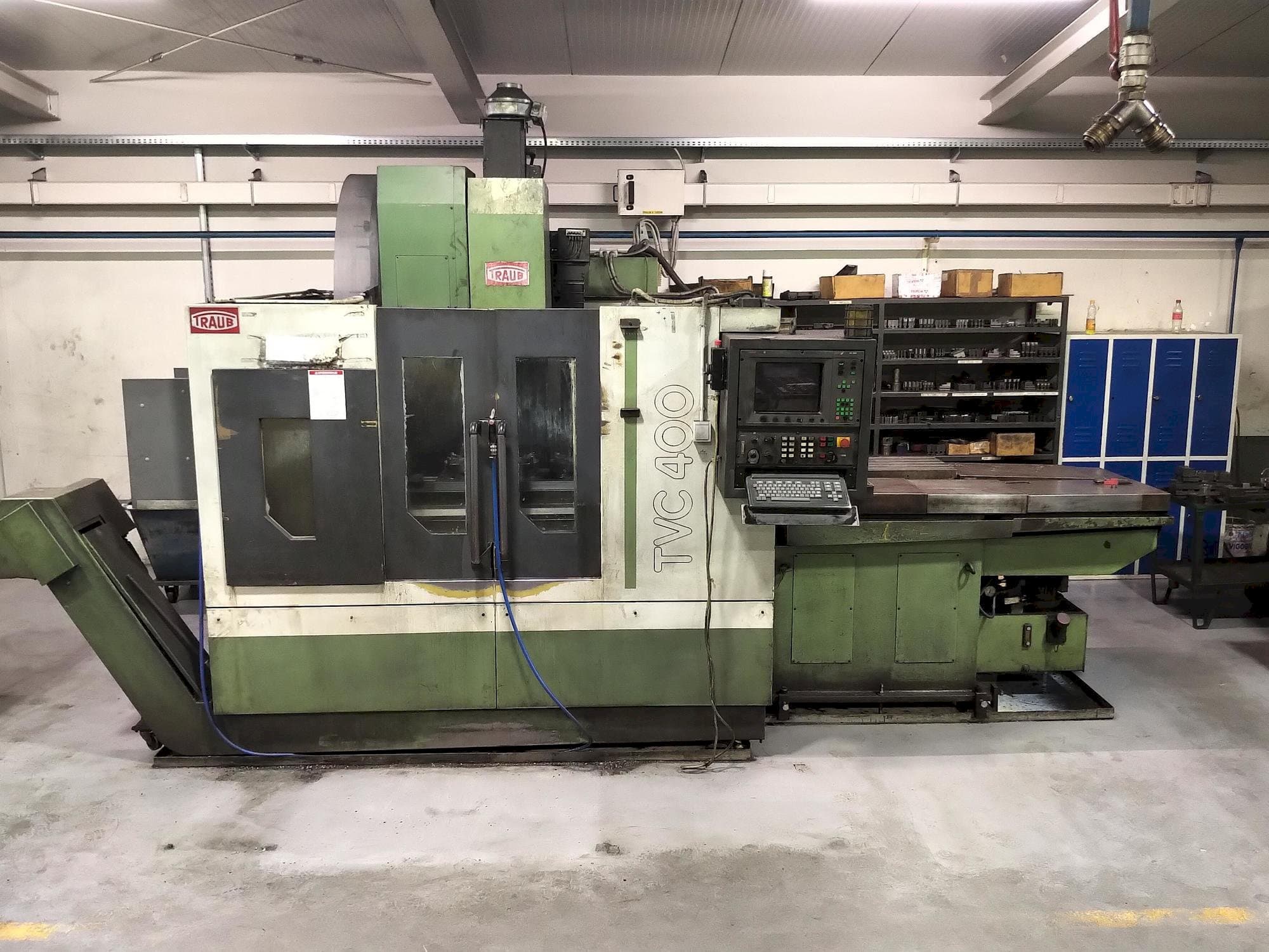 TRAUB TVC 400 P-maskinen framifrån