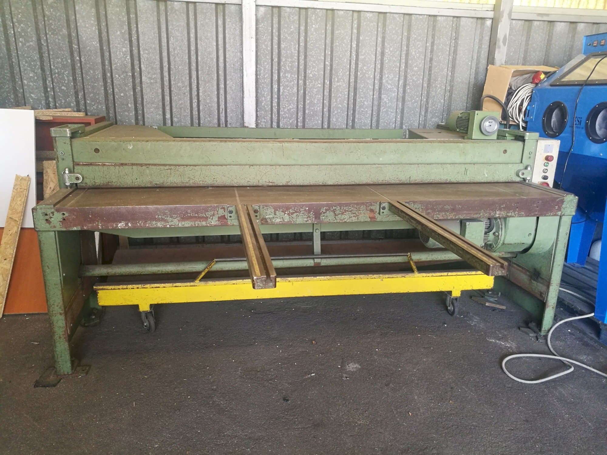 Schechtl SMT 250-MA-maskinen framifrån