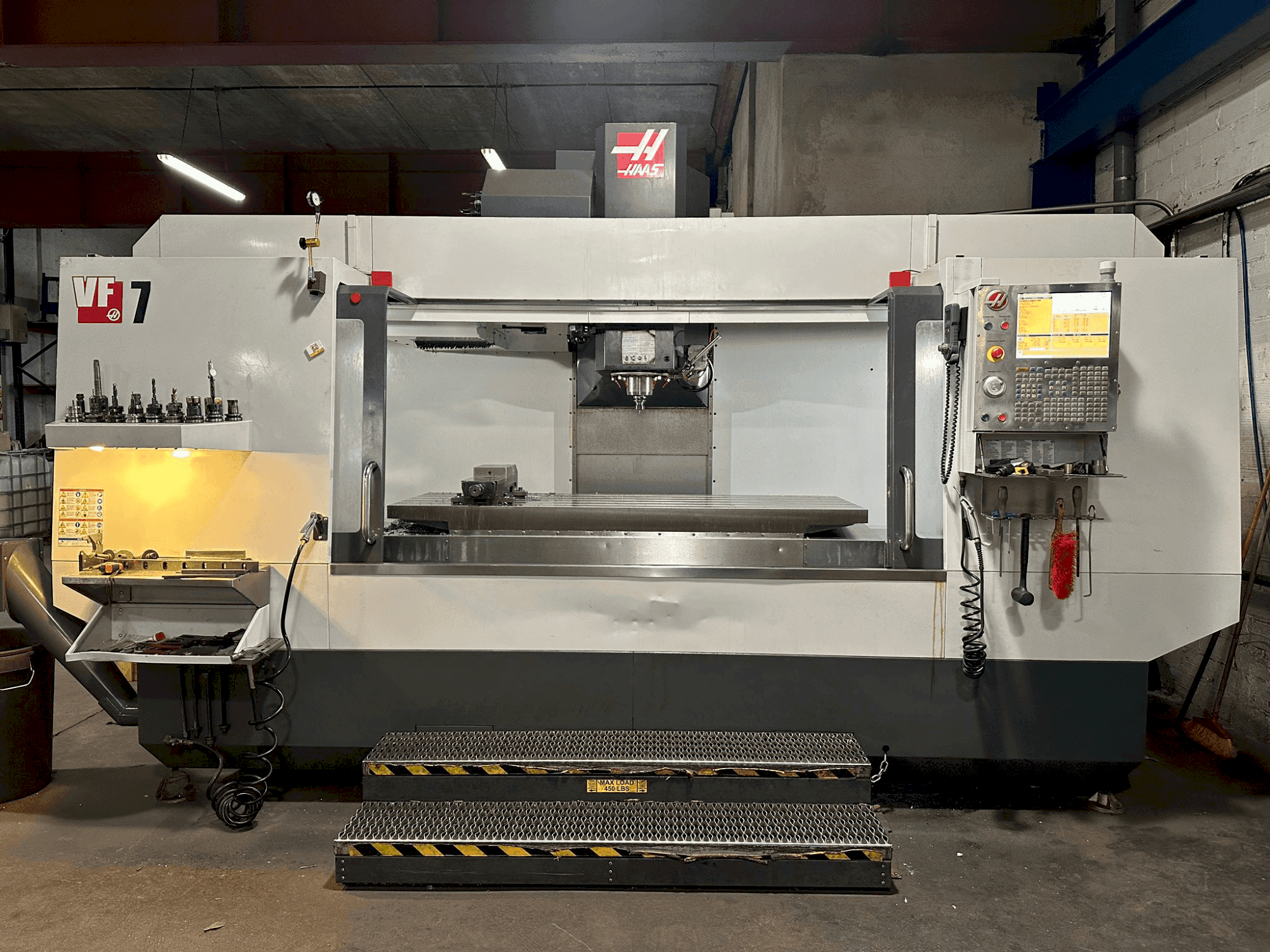 HAAS VF-7/40-maskinen framifrån
