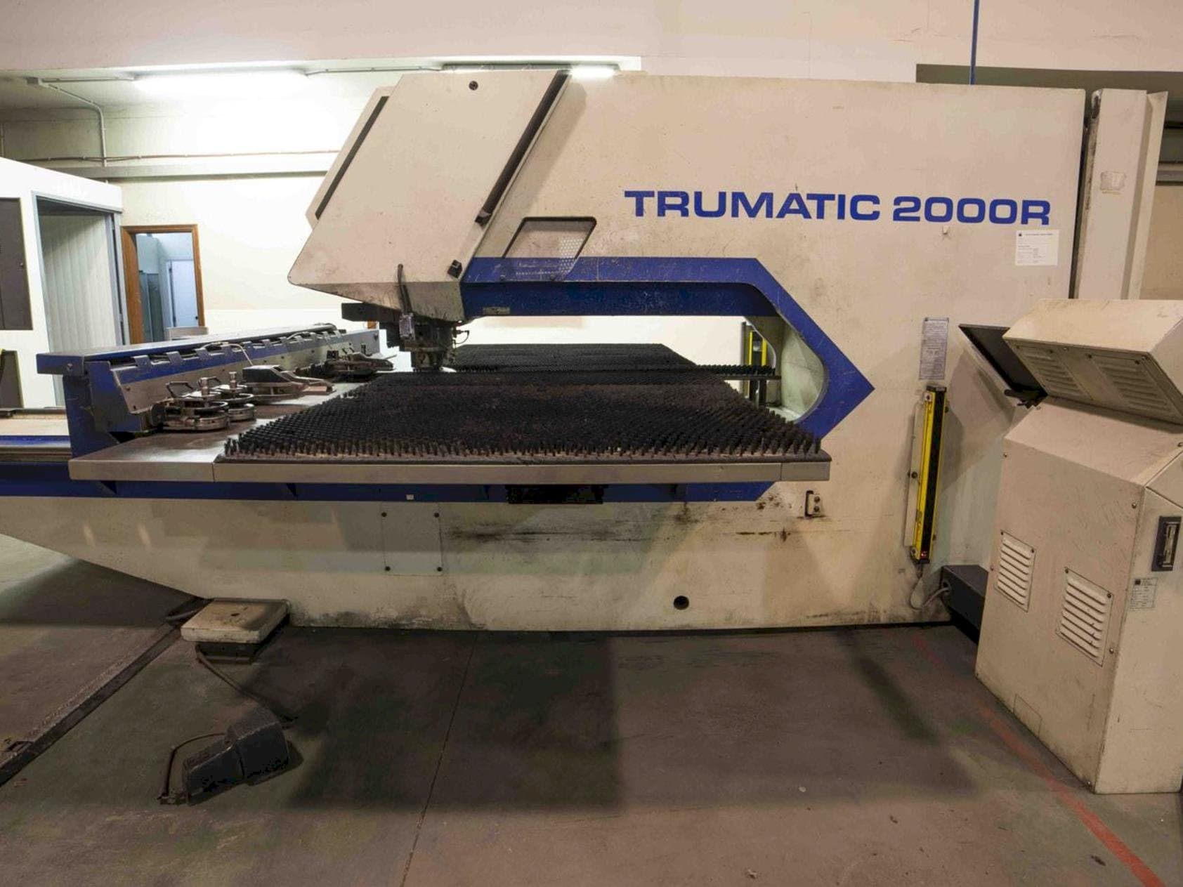 Trumpf Trumatic 2000R-maskinen framifrån