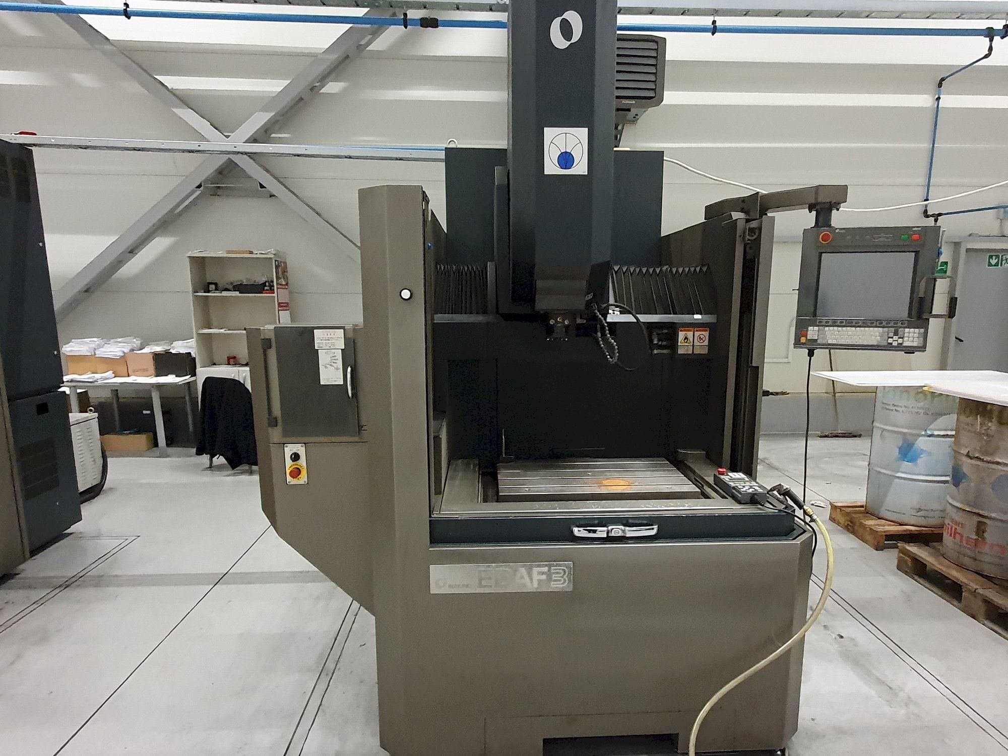 Makino EDAF3-maskinen framifrån